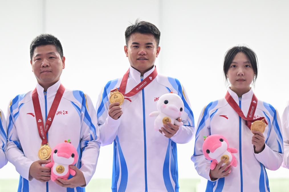 对于我们洛, 击步手枪收, 银牌 对于我们洛, 击步手枪收, 银牌