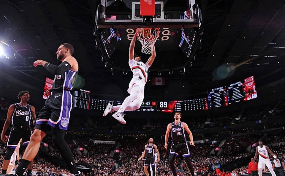 次失误和, 篮板 次失误和, 篮板